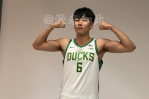 张博源会见俄勒冈大学Vlog！拍摄定妆照 旅行学校各运动场馆_24直播网