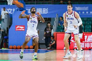 双外助真猛啊！。〈笪馈ふ材匪&哈姆雷特半场合计20中12轰下35分_24直播网