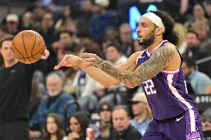 尴尬！德文·卡特抢断还击一条龙 面临空篮扣飞了_24直播网