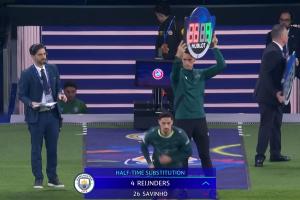 皇马、曼城均半场换人：赖因德斯换萨维尼奥，，，，，，弗兰·加西亚换门迪_24直播网