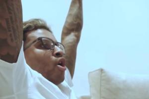 看嗨了！罗德里戈在家见证巴尔韦德戴帽，，，三次激动庆祝+振臂高呼_24直播网