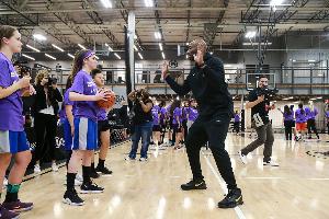 逾越科比是不敬？？？？？路威：歪曲历史 科比绝不会阻止别人追逐伟大_24直播网