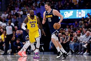 詹姆斯：我们实验用多人防守约基奇 他能传出对角球也能自投自抢_24直播网