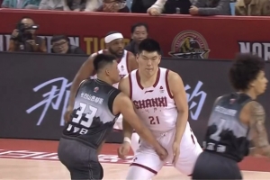 就地就报？？？？？？曾繁日无球情形下拳击刘传兴下体 被判夺权直接驱逐_24直播网