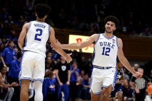 杜克进疯3~卡梅隆·布泽尔最差一战17中3 兄弟凯登打满全场拿16分_24直播网