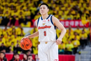 媒体人：胡明轩的身体性能缺乏以再打持球 球队没能力扩出来轮转_24直播网