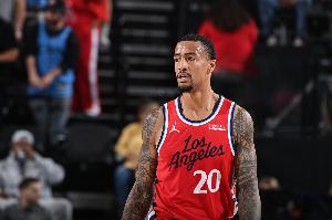 科林斯谈小卡受伤：他是个精彩的首脑 不想看到他受伤_24直播网