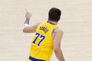 你追我赶！东契奇第55次砍下30+三双 追平约基奇 并列历史第二_24直播网