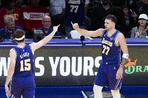 东契奇&里夫斯单赛季均砍50+队史第二组！另一组是logo贝勒拉鲁索_24直播网