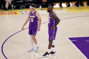 ?詹姆斯晒照庆祝拿下掘金！里夫斯现身谈论区：?！_24直播网