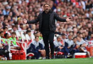 上半场罚下一人+全场让敌手0射正 利兹联是03-04赛季以来英超首队_24直播网