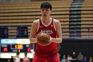 媒体人：杨瀚森体现和对方防守关系不大 纯粹自己打得欠好还得练_24直播网