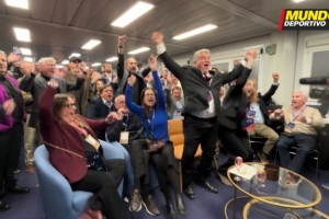 世体：民调效果宣布后拉波尔塔团队欢呼雀跃，，，丰特则黯然神伤_24直播网