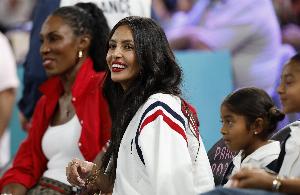 夸梅：科比在世时麦迪这些装货P都不敢放 现在都在私信骚扰瓦妮莎_24直播网