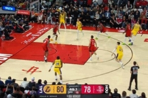 裁判你真不吹呀！东契奇撤步迎着伊森干拔三分再进 倒地有些诉苦_24直播网