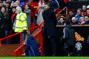 理查兹：卡里克让球员回到合适位置，，，，，，阿莫林只顾战术不看设置_24直播网