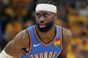 单场21罚创生涯纪录！杰伦·布朗活成了自己最厌恶的容貌？？？？？_24直播网