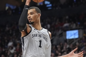 文班谈负荷治理：我信任医疗团队 但只要我上场就会全力以赴_24直播网