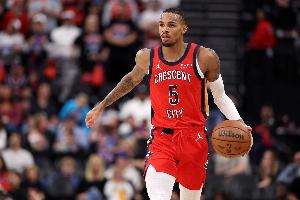 两双到手！德章泰·穆雷12中7孝顺17分11助 也有6失误_24直播网