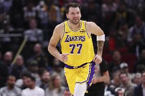 卢卡Magic！东契奇25投12中得40分9板10助 要害时刻8分3助收角逐_24直播网