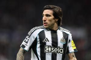 迪马：托纳利大腿肌肉受伤被换下，，可能影响世预赛为意大利出战_24直播网