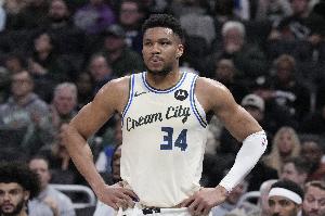 Shams：字母哥已向雄鹿GM及事情职员明确体现 他不会选择赛季报销_24直播网