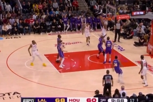 起劲追赶！杜兰特送妙传 阿门篮下腾飞背筐打中_24直播网