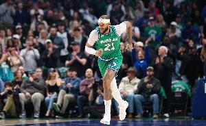 超高效施展难救主！加福德10中9&7罚6中空砍24分8板 拼4前场板_24直播网