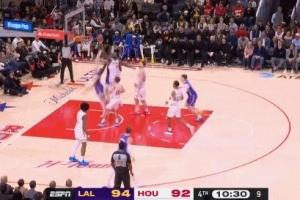 游鱼一般丝滑！小里夫斯背运过掉谢泼德 无惧补防挑篮取分_24直播网