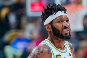 20分2板3助2断！媒体人：北京男篮想夺冠 必需提升杰曼的上限_24直播网