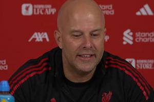 斯洛特：萨拉赫伤了，，，，踢布莱顿上不了，，，，本月也去不了国家队了_24直播网