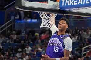 身体素质是真好！贝利半场11中3拿13分1板3助3帽 正负值+16最高_24直播网