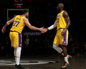 要害时刻不手软！湖人本赛季在一回合定输赢的角逐中 战绩7胜3负_24直播网