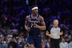 真能抢！埃奇库姆揽下13篮板 尚有22分4助攻1抢断入账_24直播网