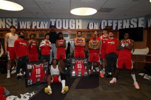 可还知足~混音逆转猛龙905后晒易服室合照 杨瀚森这练得怎么样？？？？_24直播网