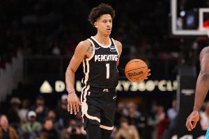 场均22.7分10.4板8助！老鹰主场战勇士 杰伦·约翰逊因肩伤缺席_24直播网