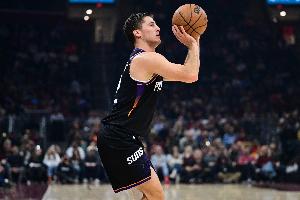 吉莱斯皮有望破太阳单赛季3分球纪录 杰伦·格林：他是真正的射手_24直播网