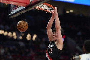 解说：杨瀚森进攻端险些完善 唯一缺乏是防守没大延误&丢了个罚球_24直播网