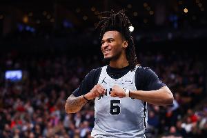 米奇：卡斯尔应入选最佳防守阵容 他经常去防扑面最好球员_24直播网