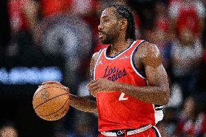 洛佩斯谈伦纳德一连49场20+：看他角逐是一种享受_24直播网