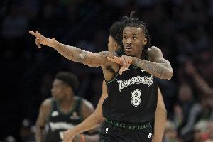 招牌腾飞庆祝行动！海兰德自信超远三分 一炮轰；；；鸺24直播网