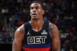 30分10板7助！杜伦：天天都在打磨手艺 这是受苦训练最好的证实_24直播网