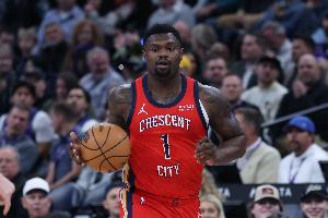 杀伤不少！锡安半场7中4砍全队最高13分 罚球7中5_24直播网