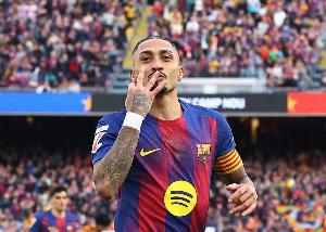 阿斯：拉菲尼亚右腿股二头肌受伤，，，，，可能面临两个月休战_24直播网