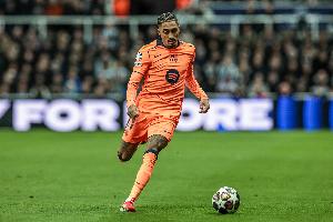 又伤右腿！加泰媒：拉菲伤情巴萨万分管忧，，，此前同位置伤缺2个月_24直播网