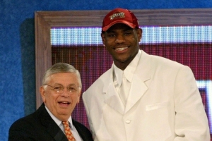 布泽尔：幼詹像一阵旋风 无人问津的骑士选中他后每场都全美直播_24直播网