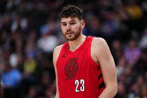 终结不了！克林根9投仅2中拿到6分17板 有5失误4犯规_24直播网