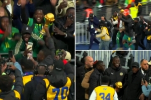 我就是冠军！RMC：塞内加尔中场盖耶手持奖杯和球迷互动了10分钟_24直播网