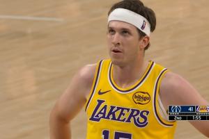 里夫斯连造6个罚球 现在6中1拿到11分 尚有9助攻_24直播网