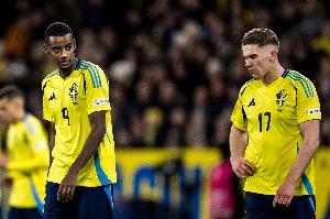 躺进天下杯！伊萨克因伤缺席附加赛，，，，身价1亿欧世预赛4场0球0助_24直播网